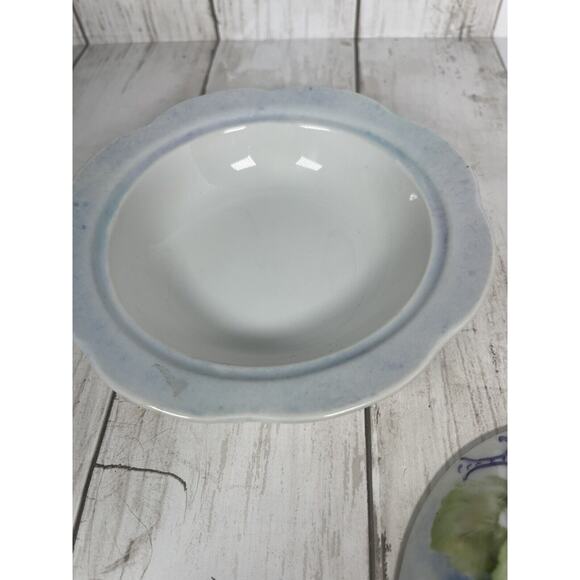 Dish & Lid Vintage 1978 Small Periwinkle Handpainted Trinkets - Picture 3 of 6